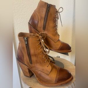 Freebird “Dame” Lace-Up Leather Ankle Boots in Tan